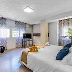 Premium & Comfort - Heart Location